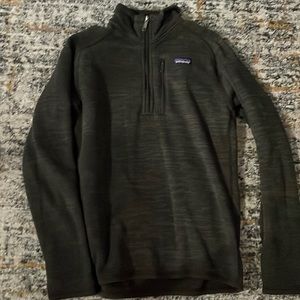 Medium Patagonia 1/4 zip.